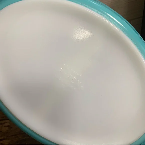 Vintage Pyrex Blue Snowflake Divided Casserole Dish - Picture 11 of 12